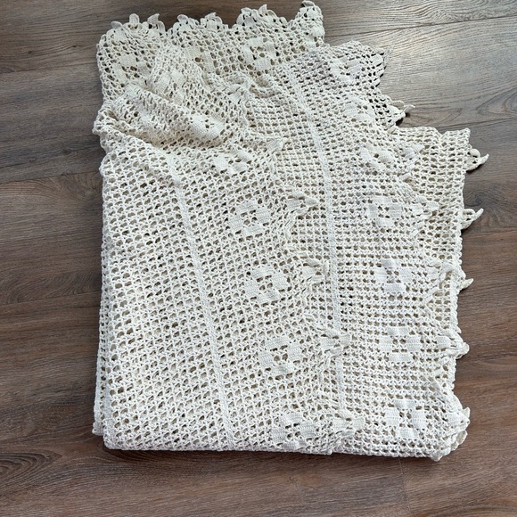 Hand Crafted Other - vintage queen size crochet blanket